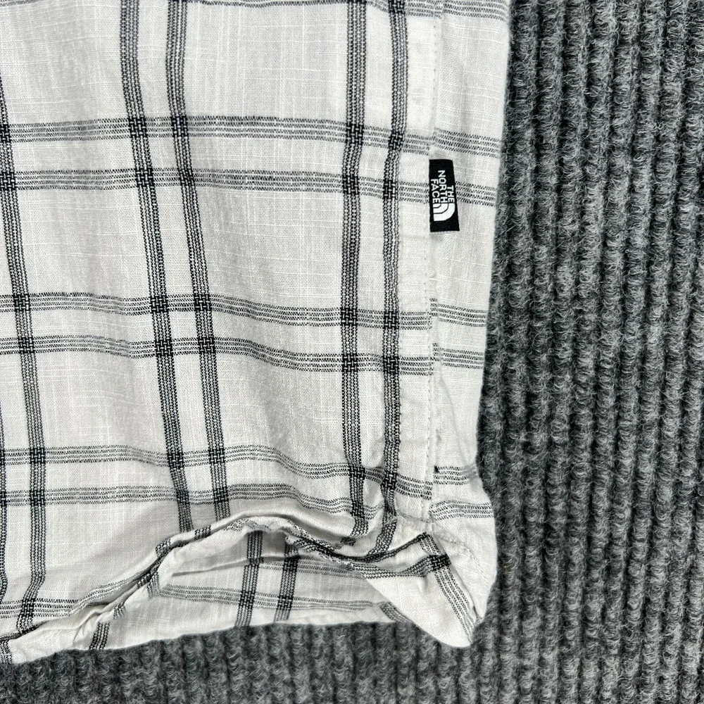 The North Face Shirt Mens Large Gray Plaid Short Sleeve Button Up Outdoor Hiking